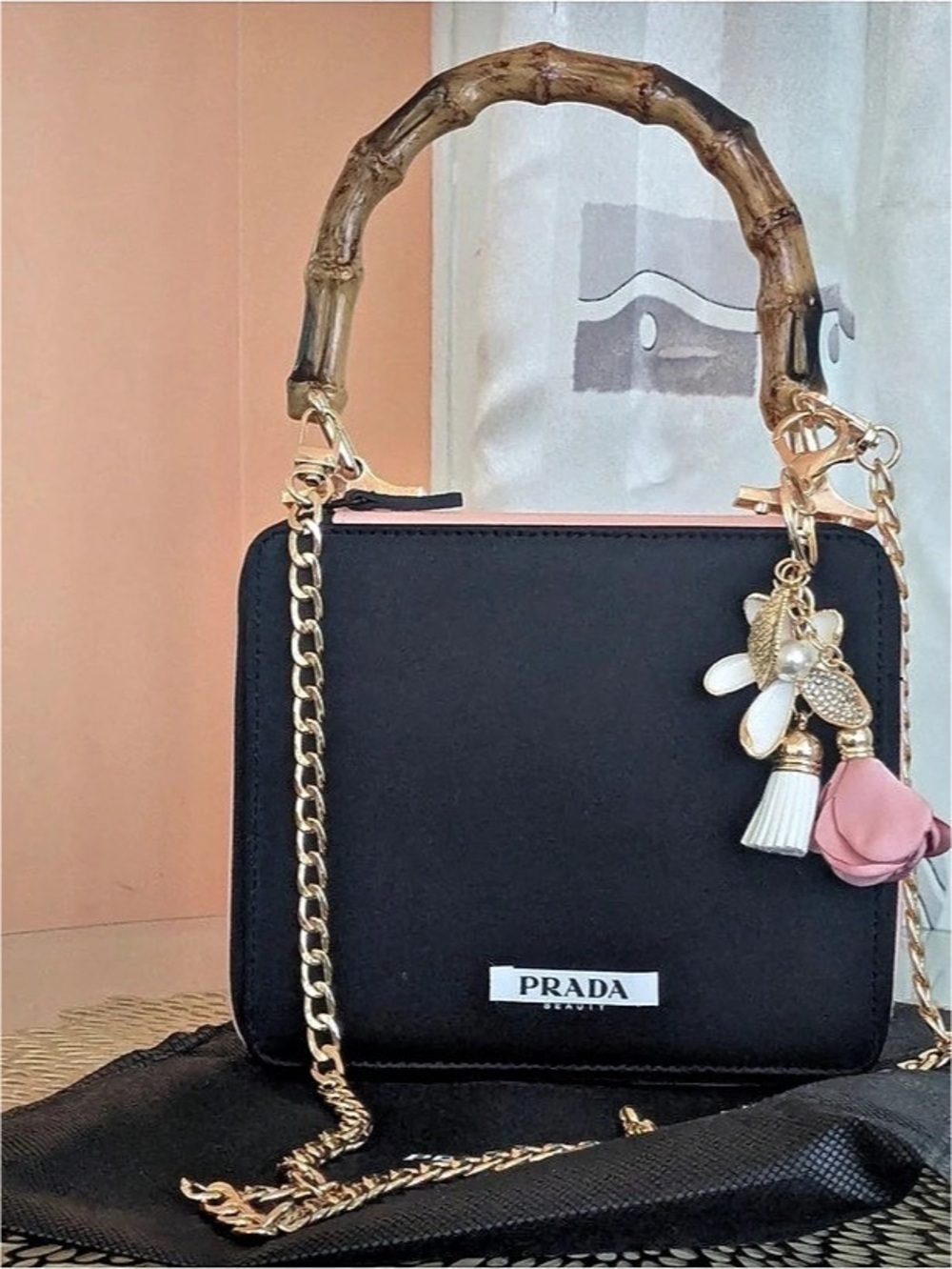 Prada - Picture 4 of 9